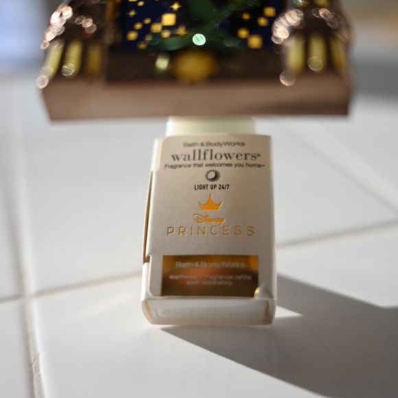 Rapunzel Bath & Body Works Tangled
Wallflower Night Light Brand New With Tags - Picture 6 of 15